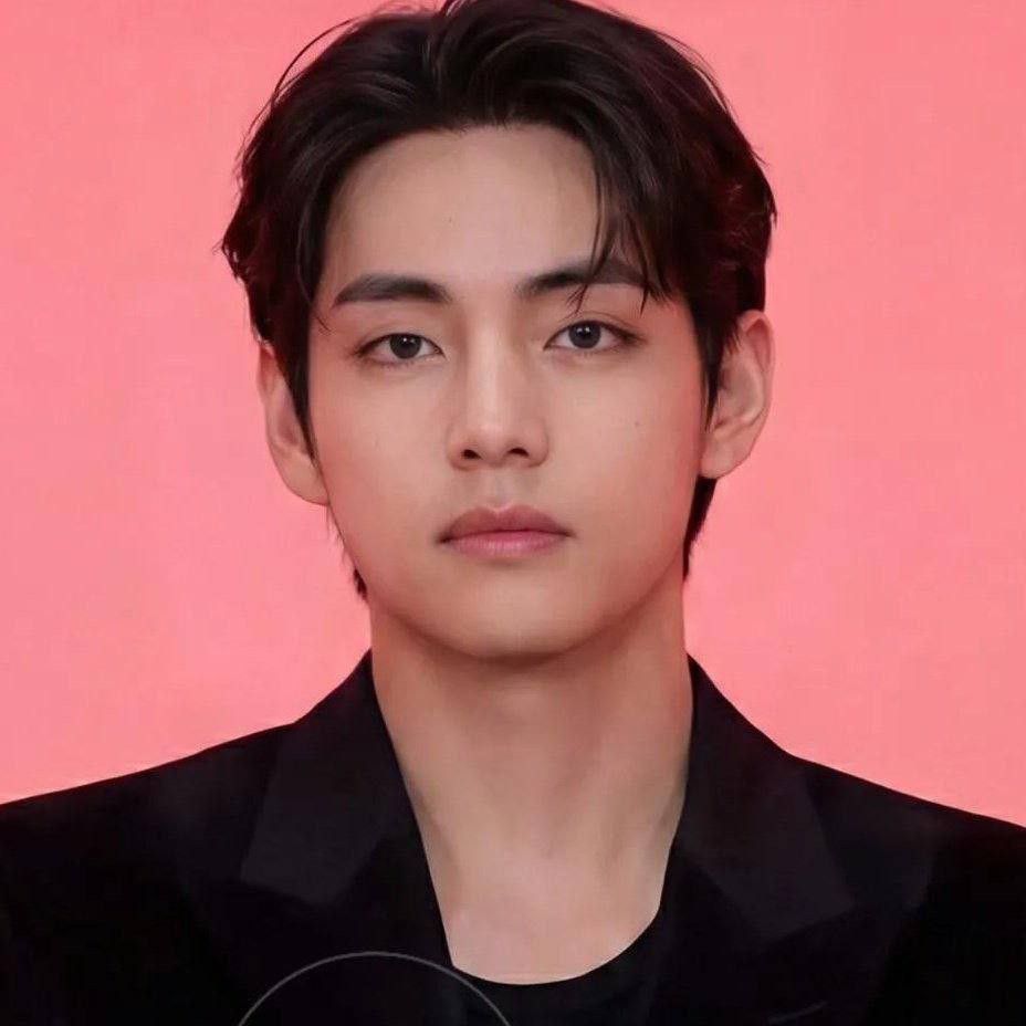 Latest photo of V (BTS)