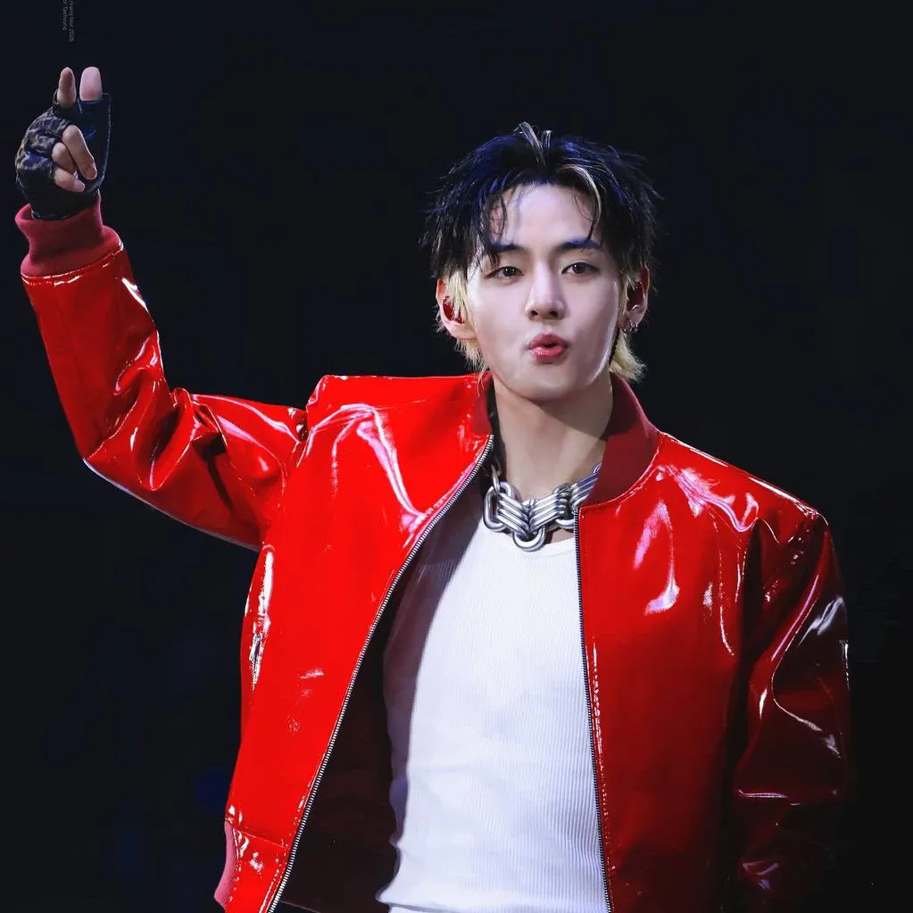 Foto terbaru V (BTS)