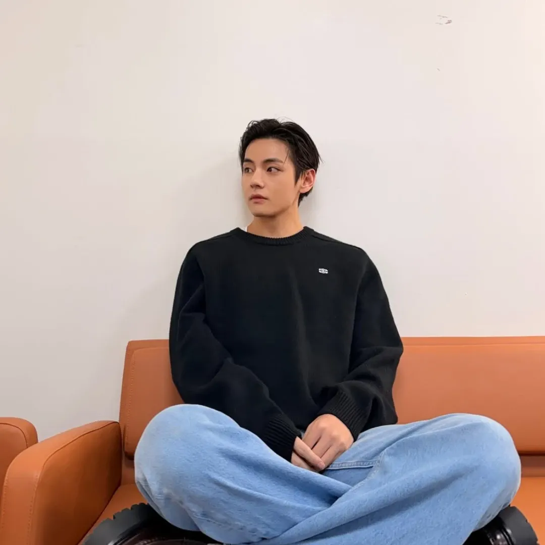 Recent activity shot of V (BTS)