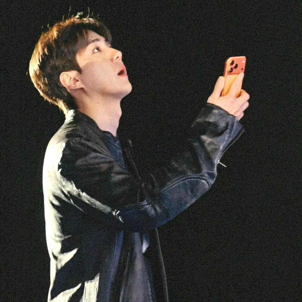 Behind-the-scenes cut of Sehun (EXO)