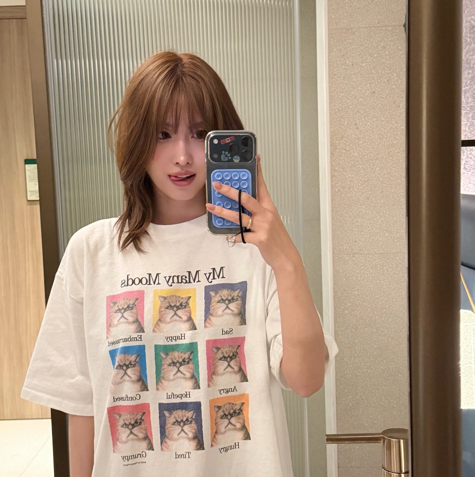 Behind-the-scenes cut of Momo (TWICE)