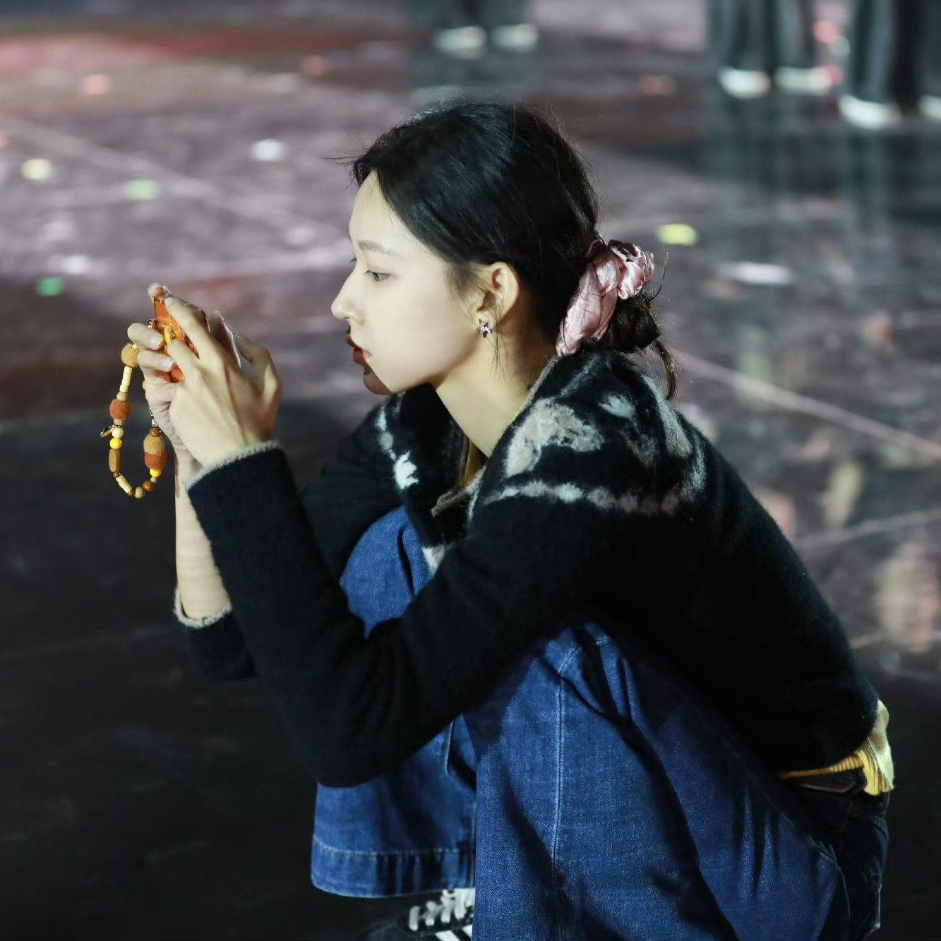 A moment captured by Cheng Xiao's fan