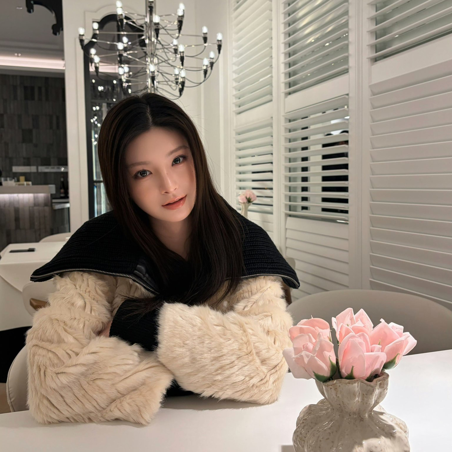 Behind-the-scenes cut of Yiren