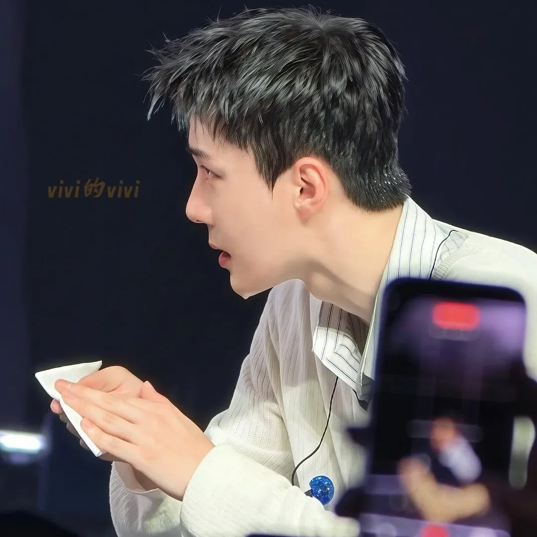 세훈 (EXO) 최근 활동샷