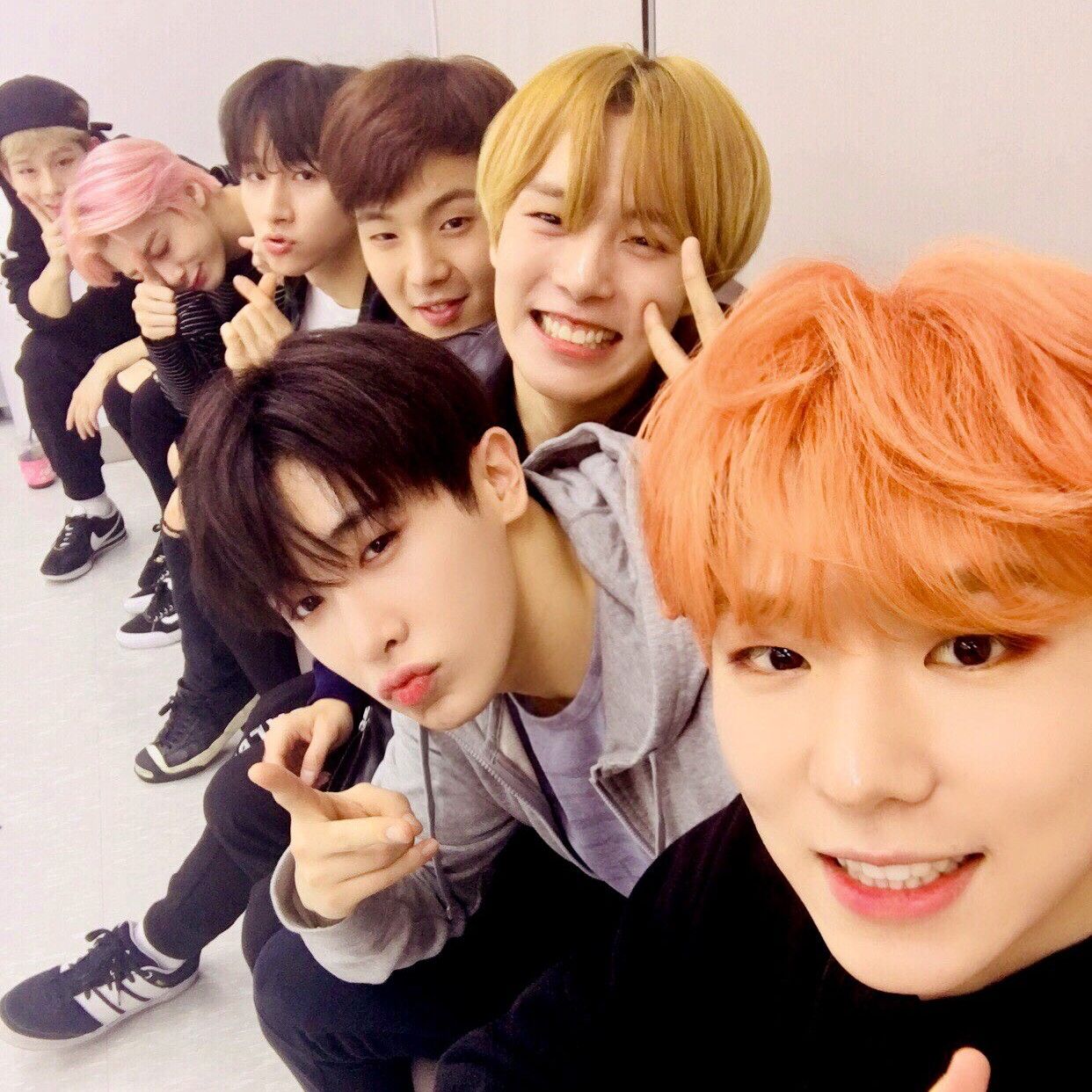 Foto terbaru MONSTA X