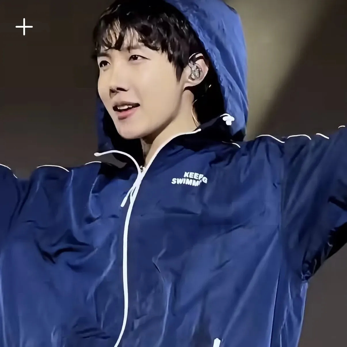 Foto aktivitas terbaru j-hope (BTS)