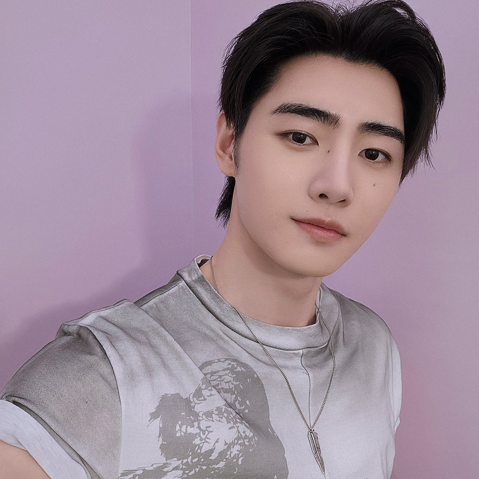 Foto aktivitas terbaru Sunghoon (ENHYPEN)