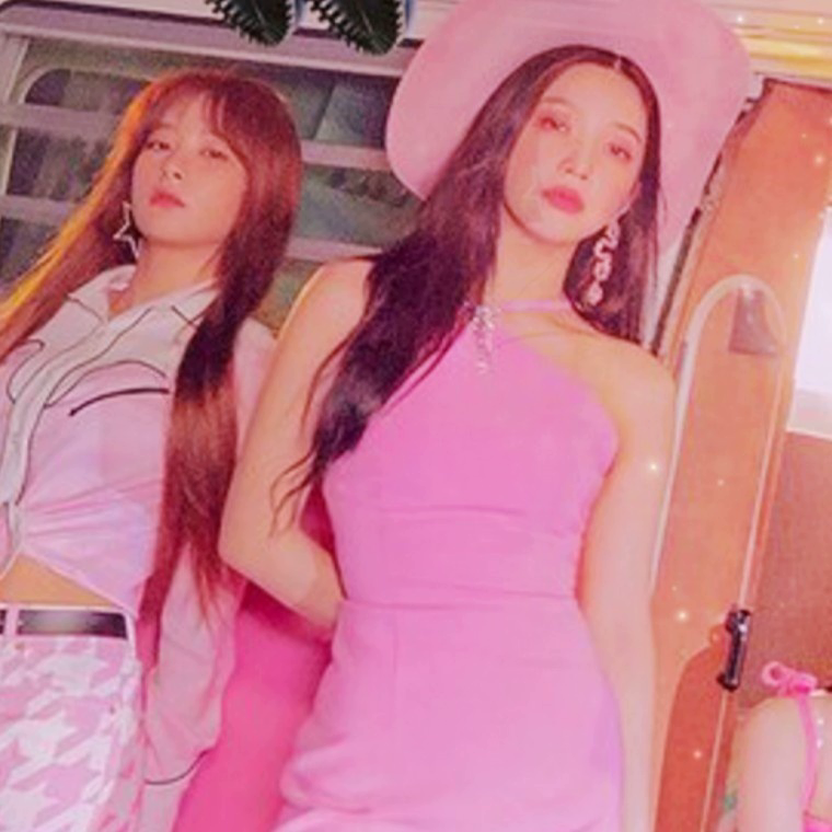 Behind-the-scenes cut of Red Velvet