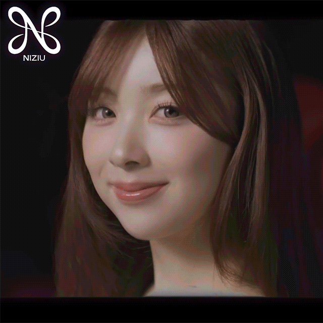Behind-the-scenes cut of Miihi (NiziU)