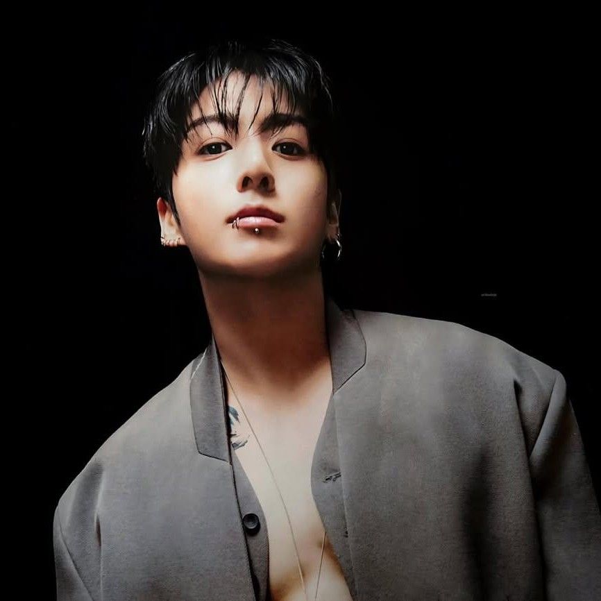 Foto aktivitas terbaru Jungkook (BTS)