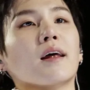 Potret di balik layar SUGA (BTS)