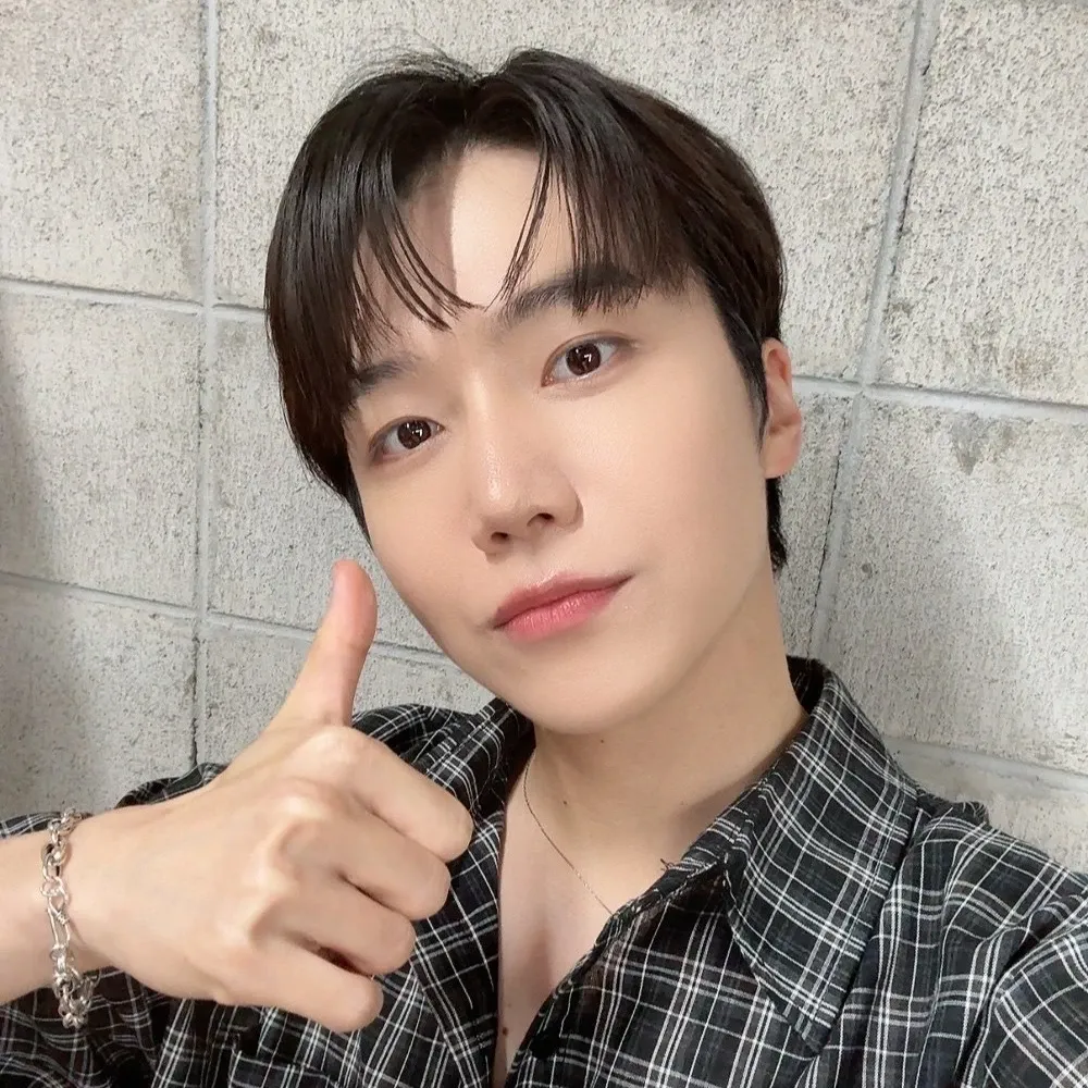 Latest photo of Jinho (PENTAGON)