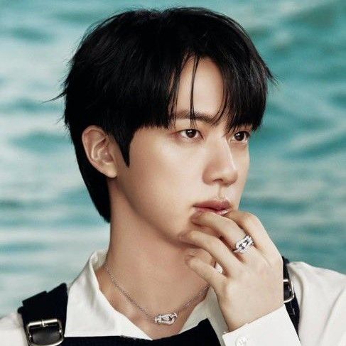 Foto aktivitas terbaru Jin (BTS)