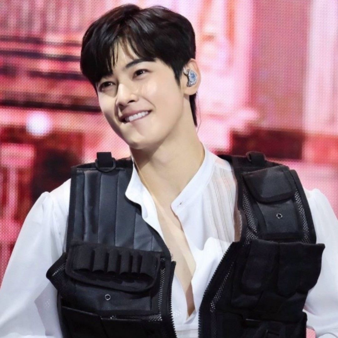 A moment captured by Eunwoo (ASTRO)'s fan