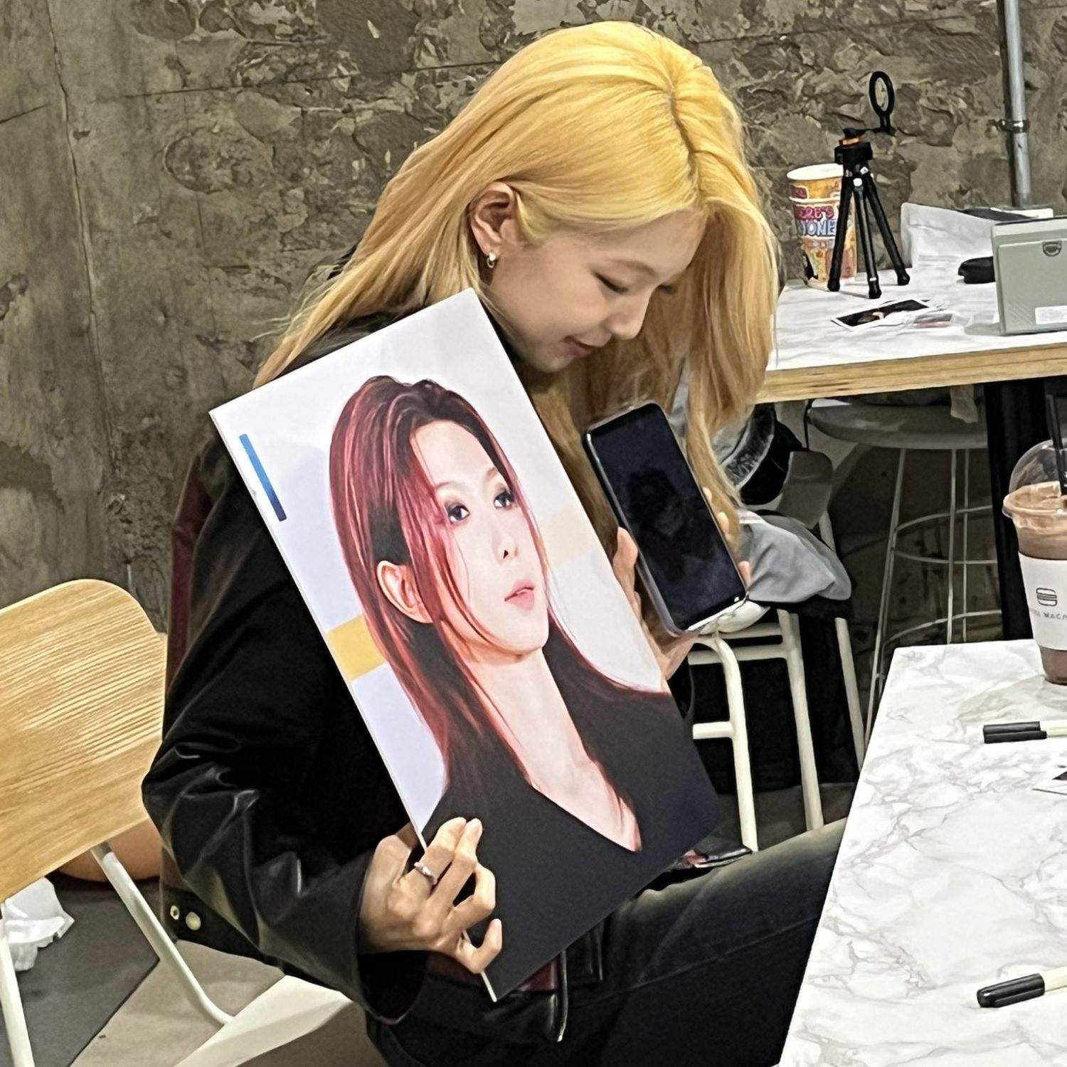 Momen yang diabadikan oleh penggemar DREAMCATCHER