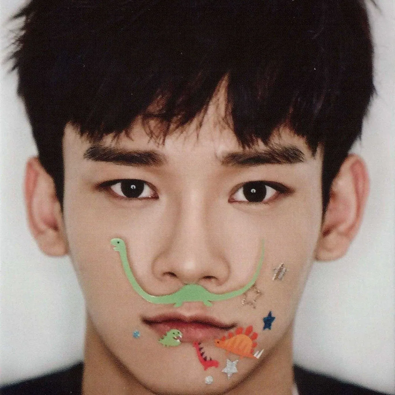 Behind-the-scenes cut of Chen (EXO)