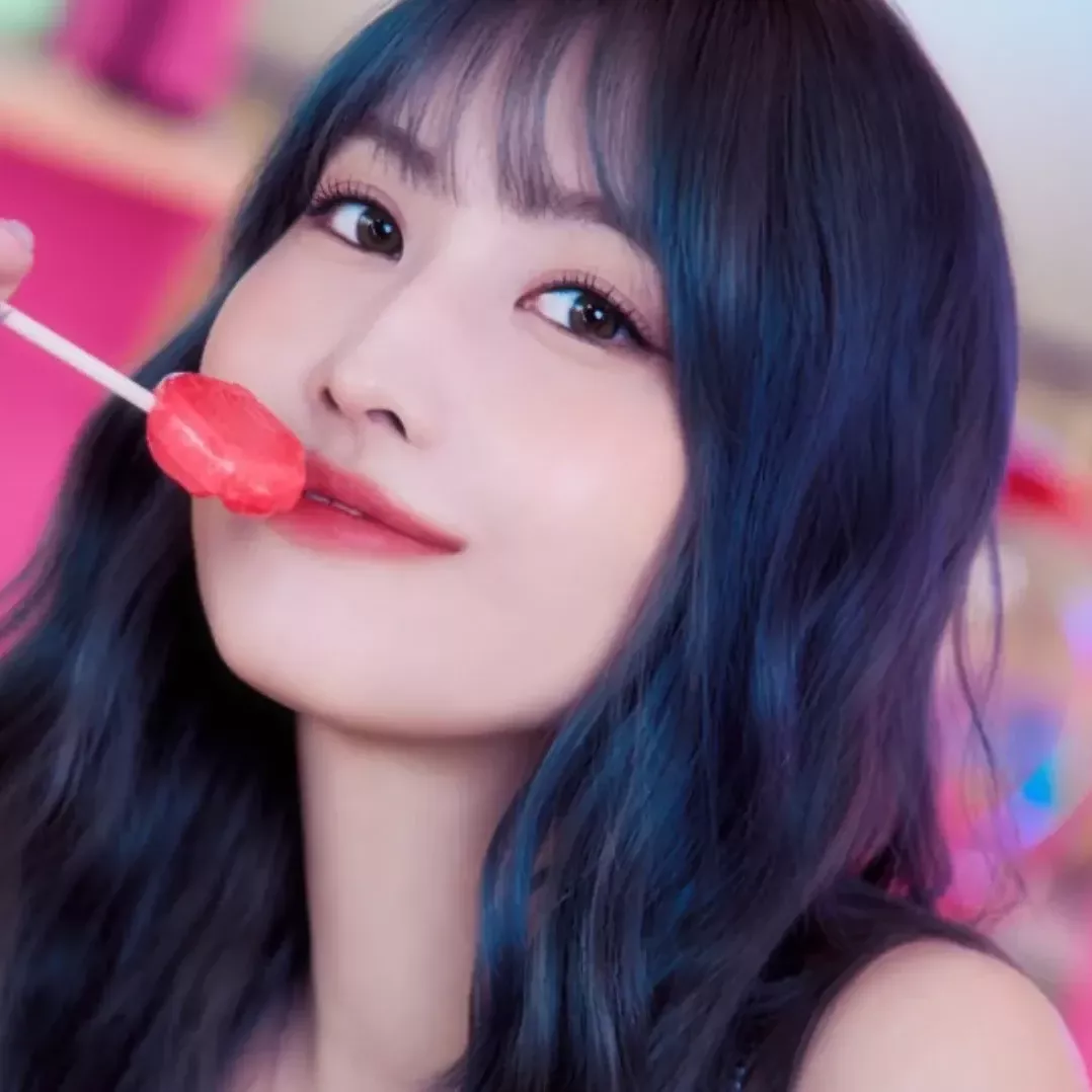 Momo (TWICE)的最新照片