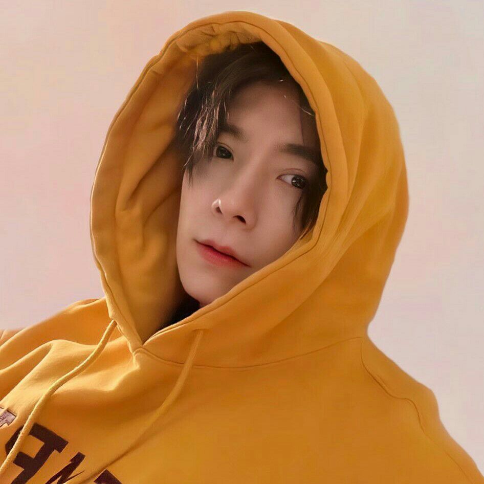Behind-the-scenes cut of Donghae (Super Junior)