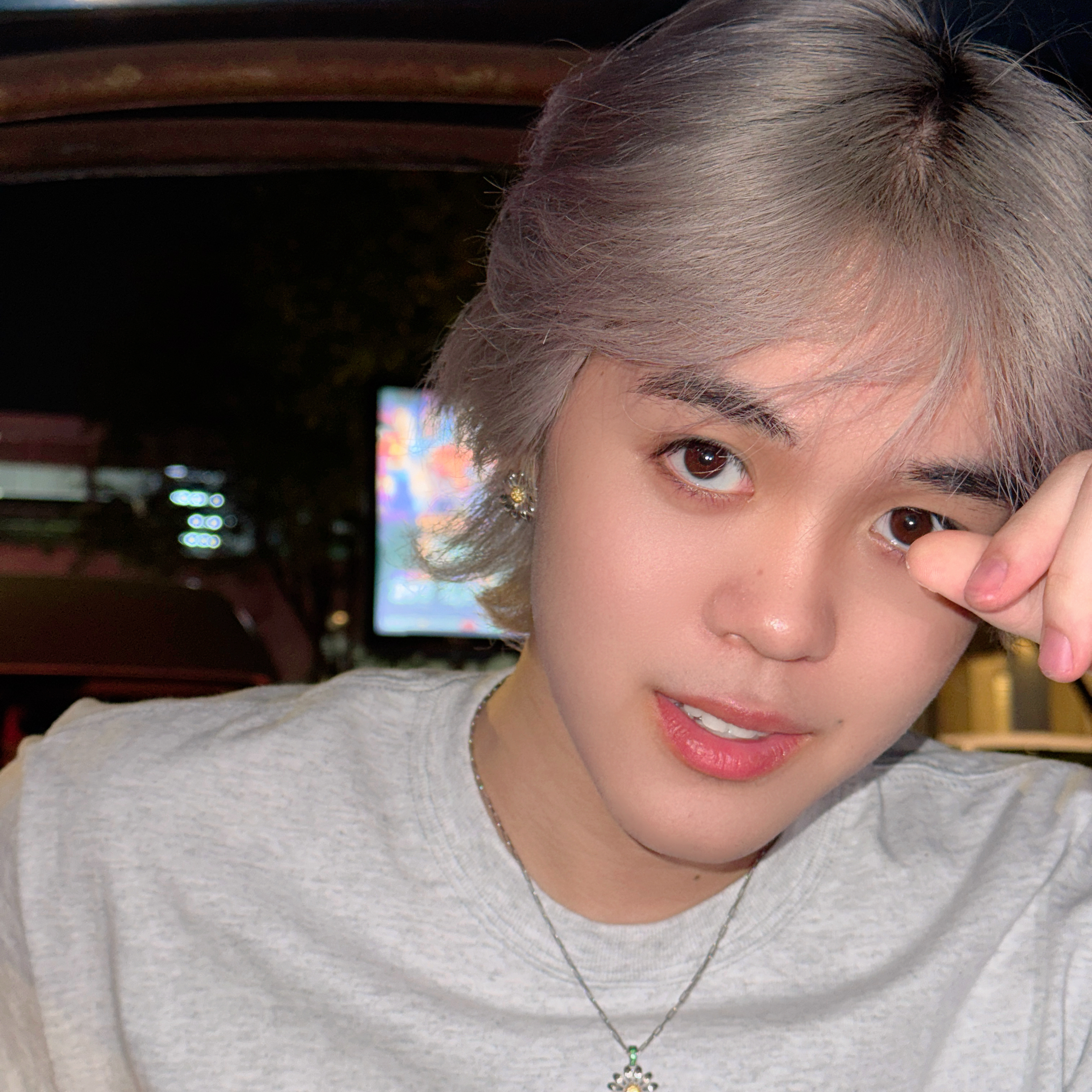 A moment captured by THI-O (NexT1DE)'s fan