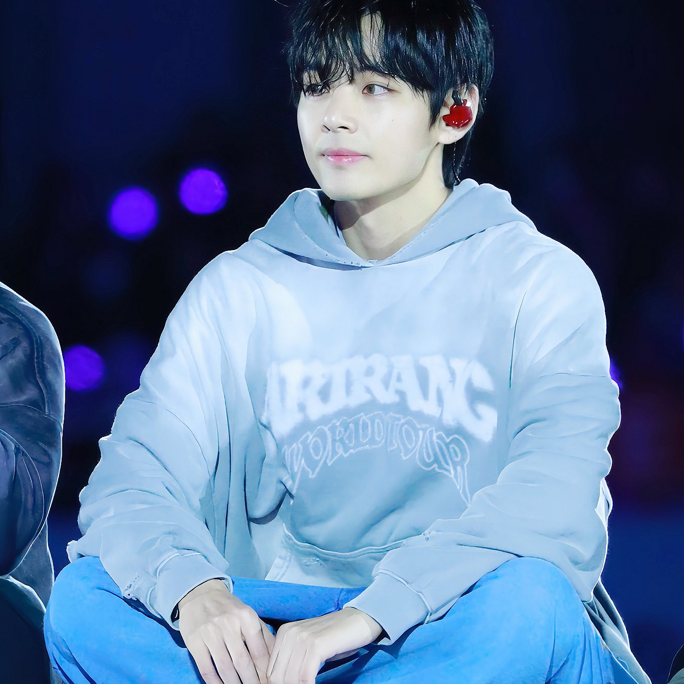 Foto aktivitas terbaru V (BTS)