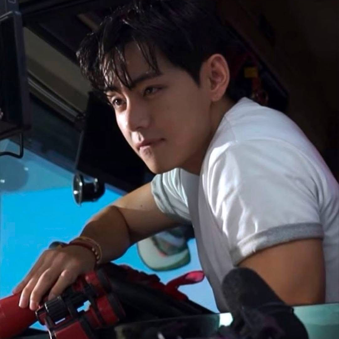 Recent activity shot of V (BTS)