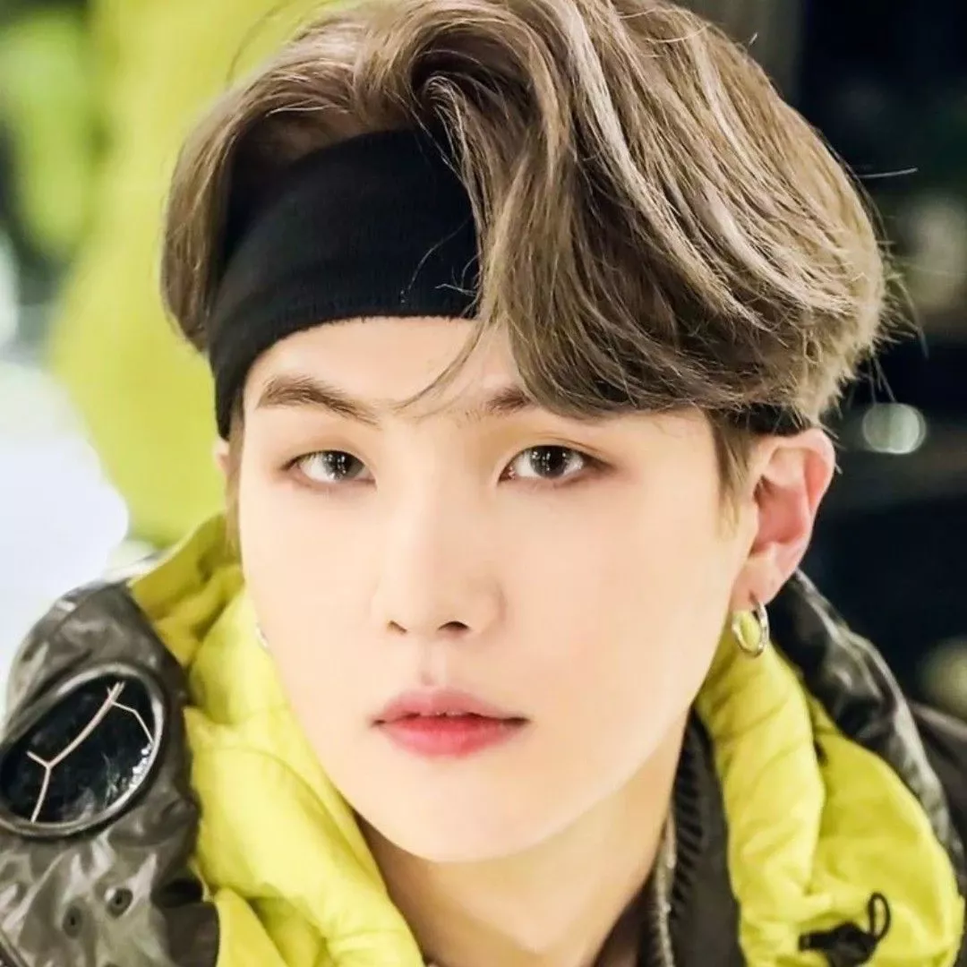 Foto aktivitas terbaru SUGA (BTS)