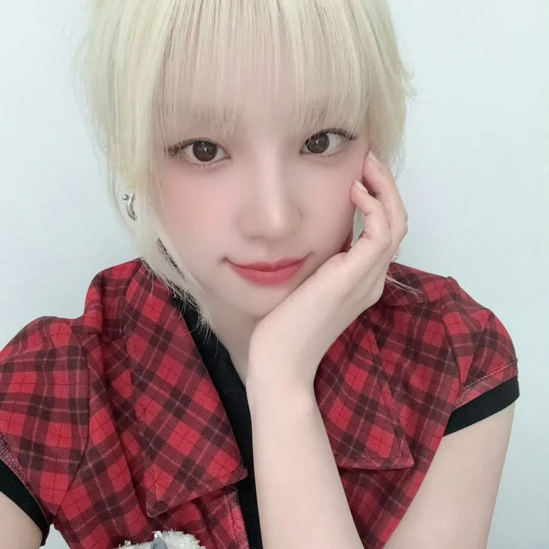 A moment captured by Yuqi (i-dle)'s fan