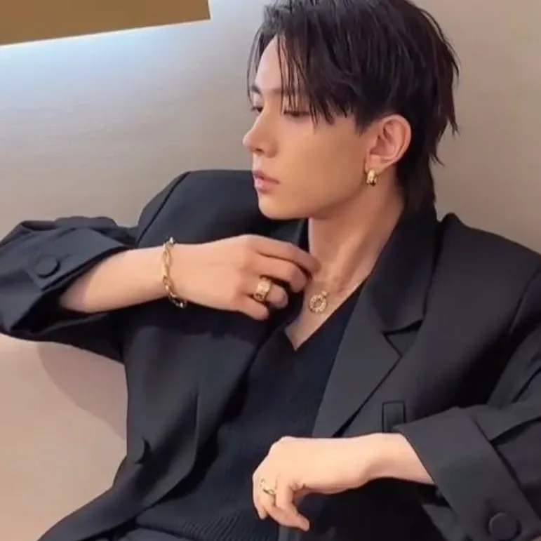 ヒスンの舞台裏ショット