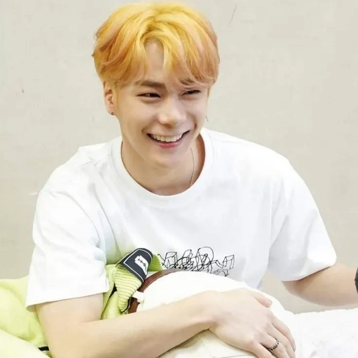 Recent activity shot of Moonbin (ASTRO)