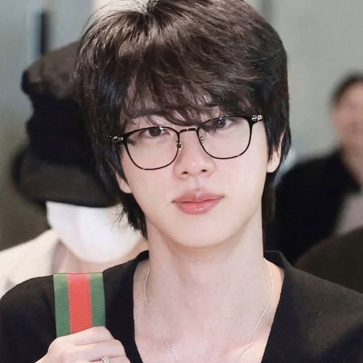 Momen yang diabadikan oleh penggemar Jin (BTS)