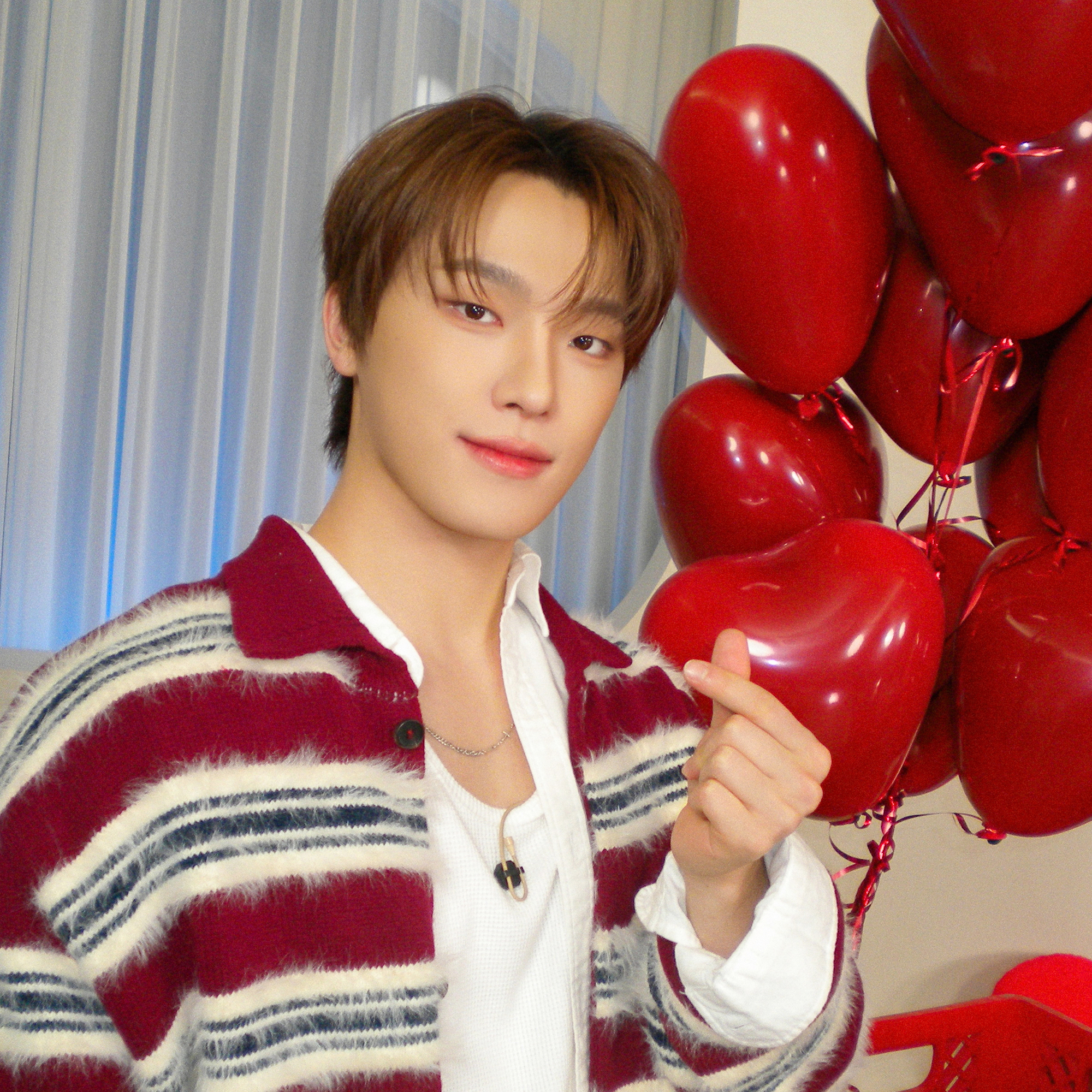 A moment captured by Dino (SEVENTEEN)'s fan