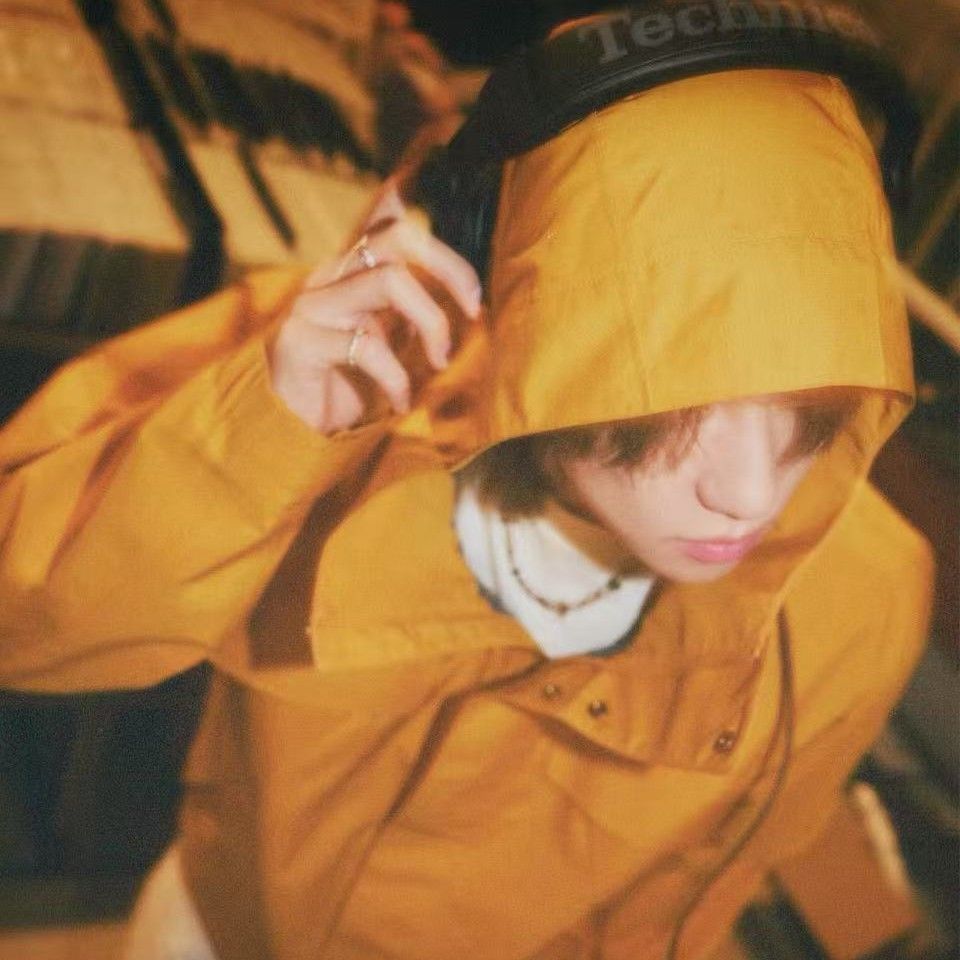 Behind-the-scenes cut of The 8 (SEVENTEEN)