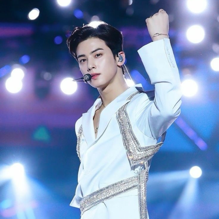 Latest photo of Eunwoo (ASTRO)