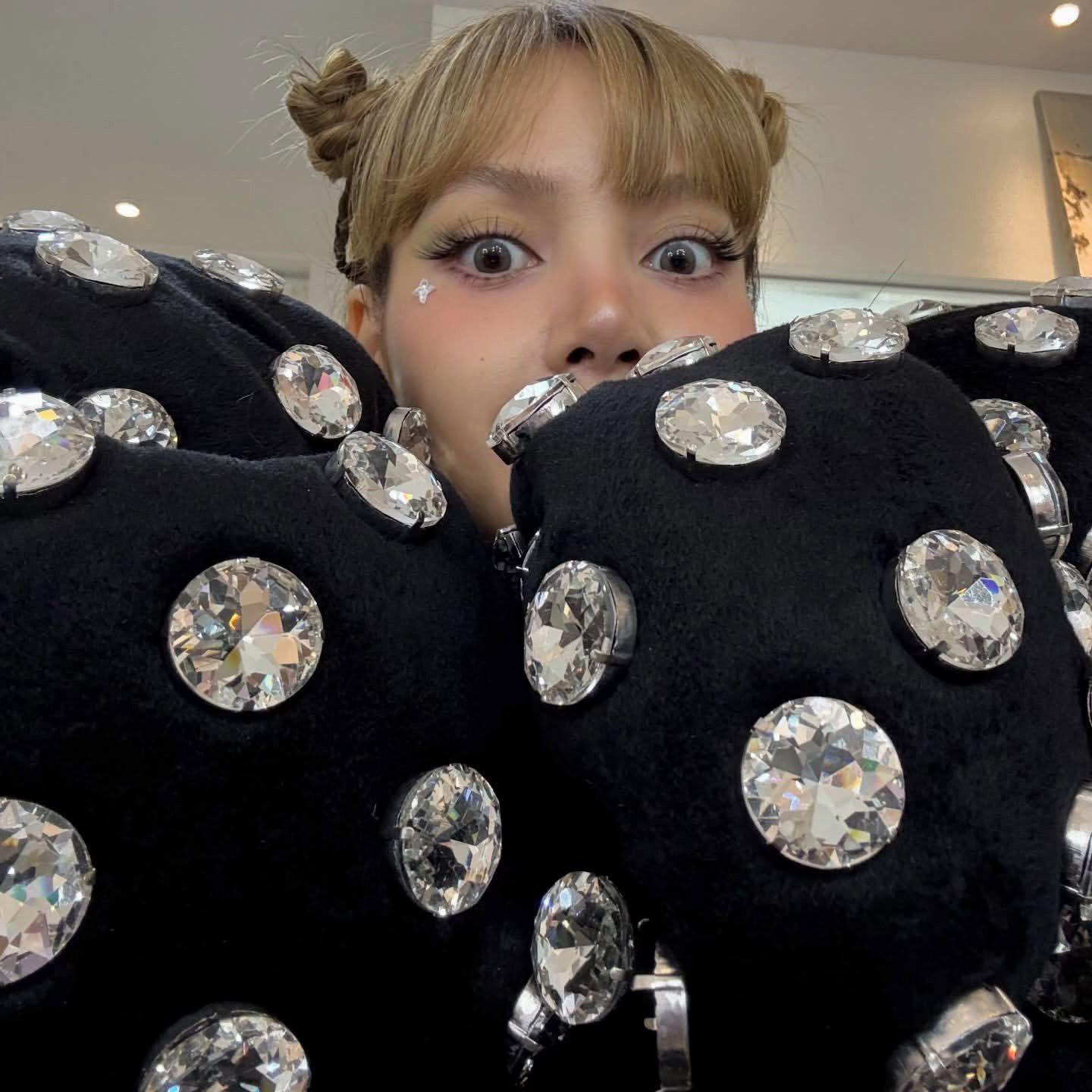 리사 (BLACKPINK)의 비하인드 컷