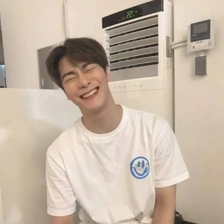 A moment captured by Moonbin (ASTRO)'s fan
