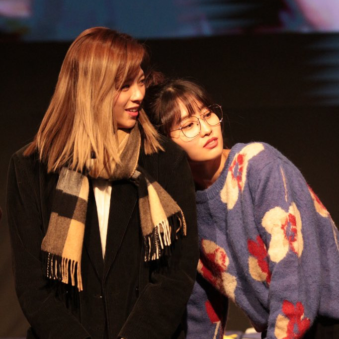 모모 (TWICE)의 비하인드 컷