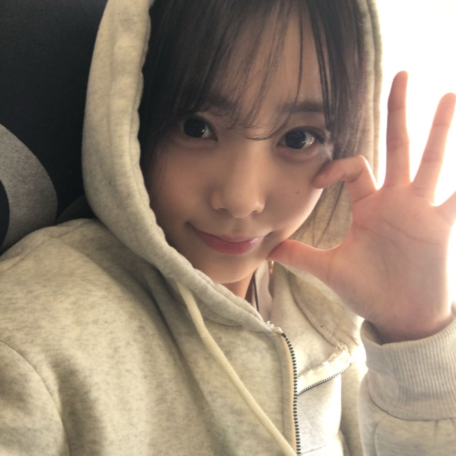 Latest photo of Siyeon (QWER)