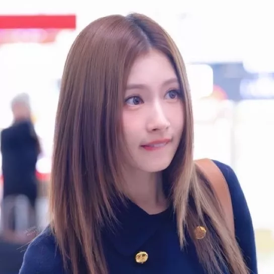 Momen yang diabadikan oleh penggemar Sana (TWICE)
