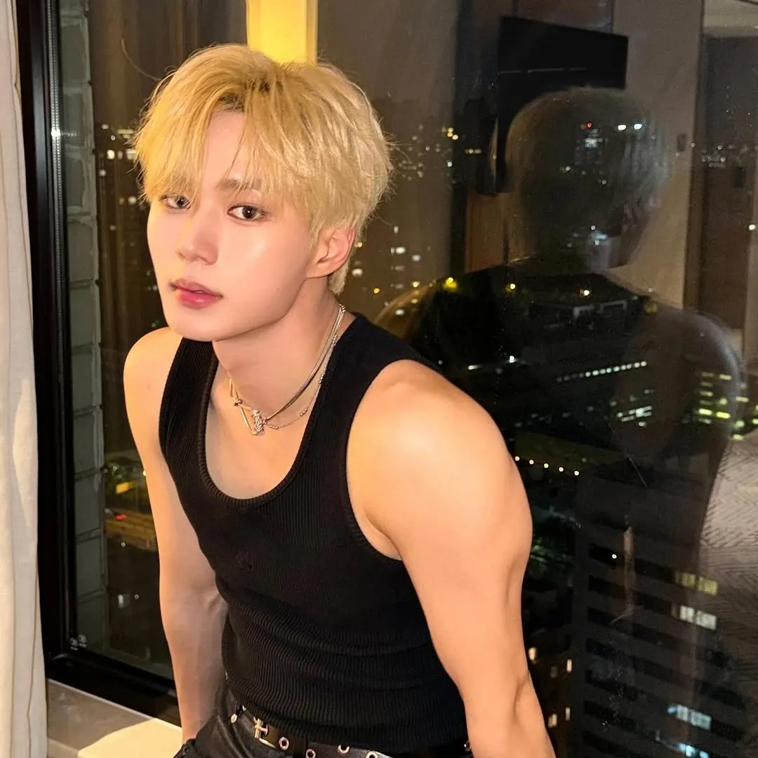 Behind-the-scenes cut of Kim Junseo (ALPHA DRIVE ONE)