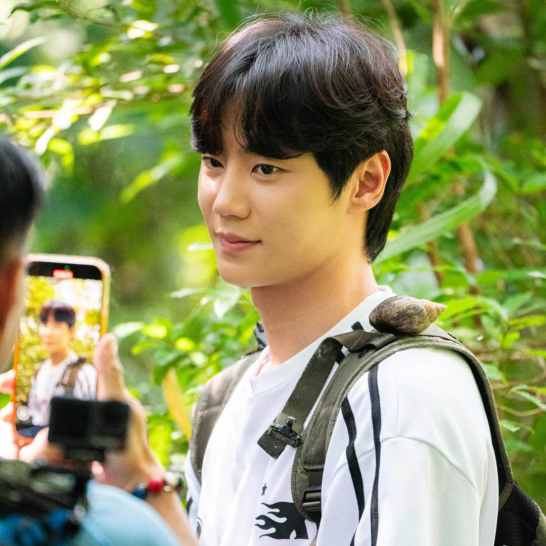 Recent activity shot of Lee Junyoung