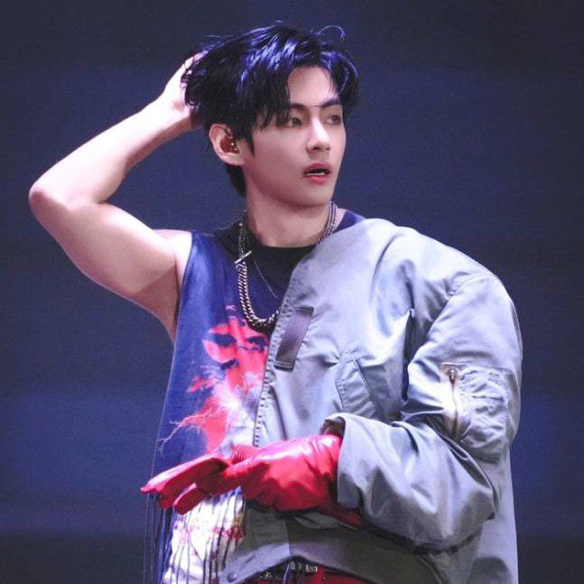 Recent activity shot of V (BTS)