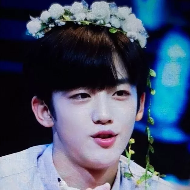 A moment captured by Kim Yohan (WEi)'s fan