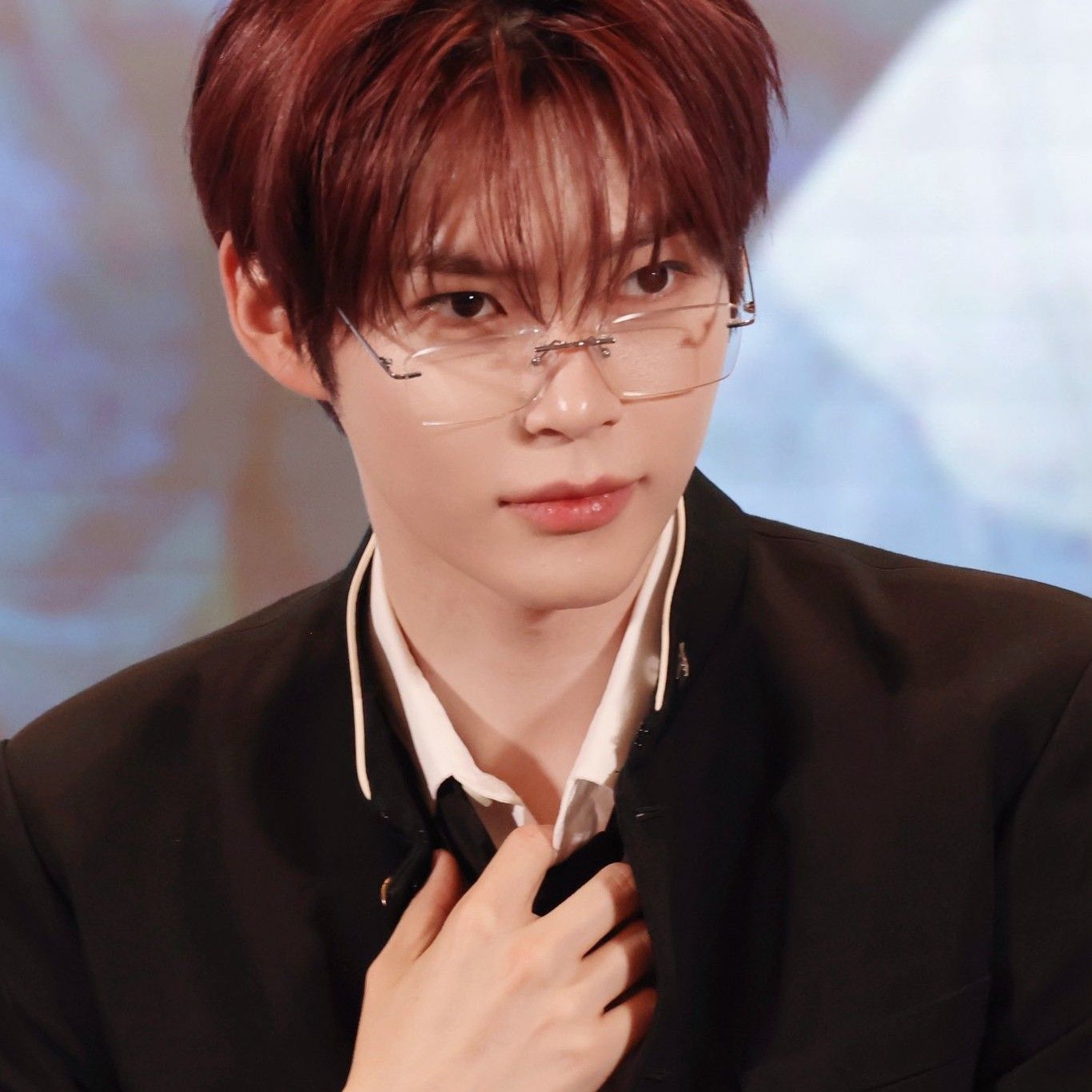 Foto terbaru Sung Hanbin (ZEROBASEONE)