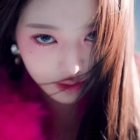 Latest photo of Jang Wonyoung (IVE)