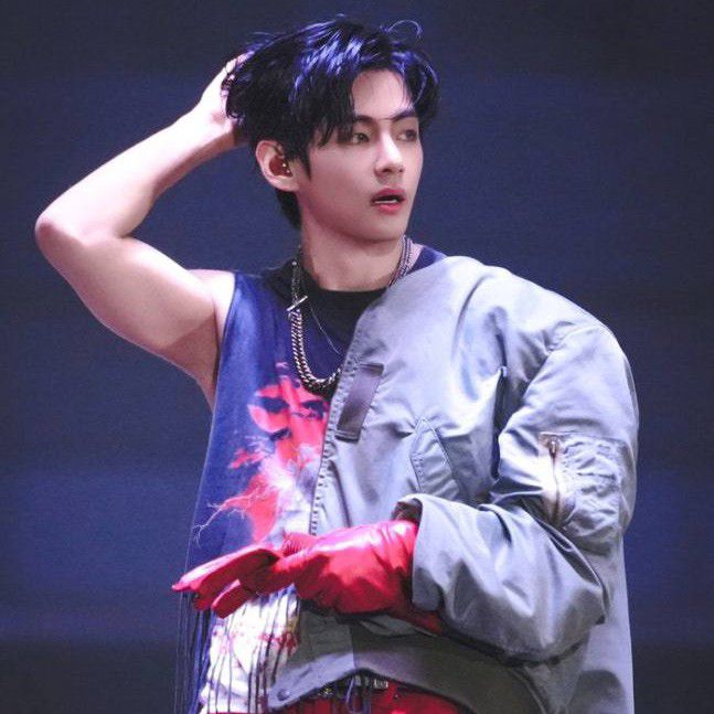 V (BTS)の舞台裏ショット