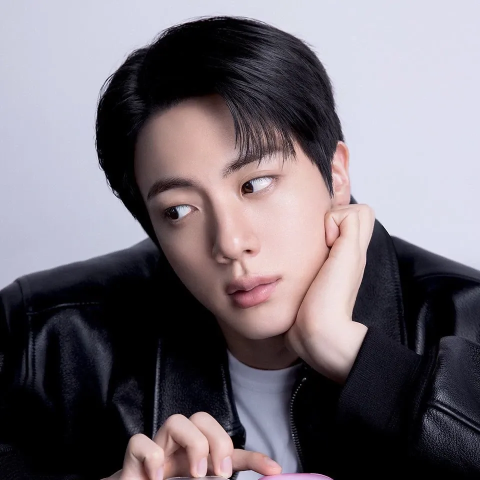 진 (방탄소년단)의 비하인드 컷