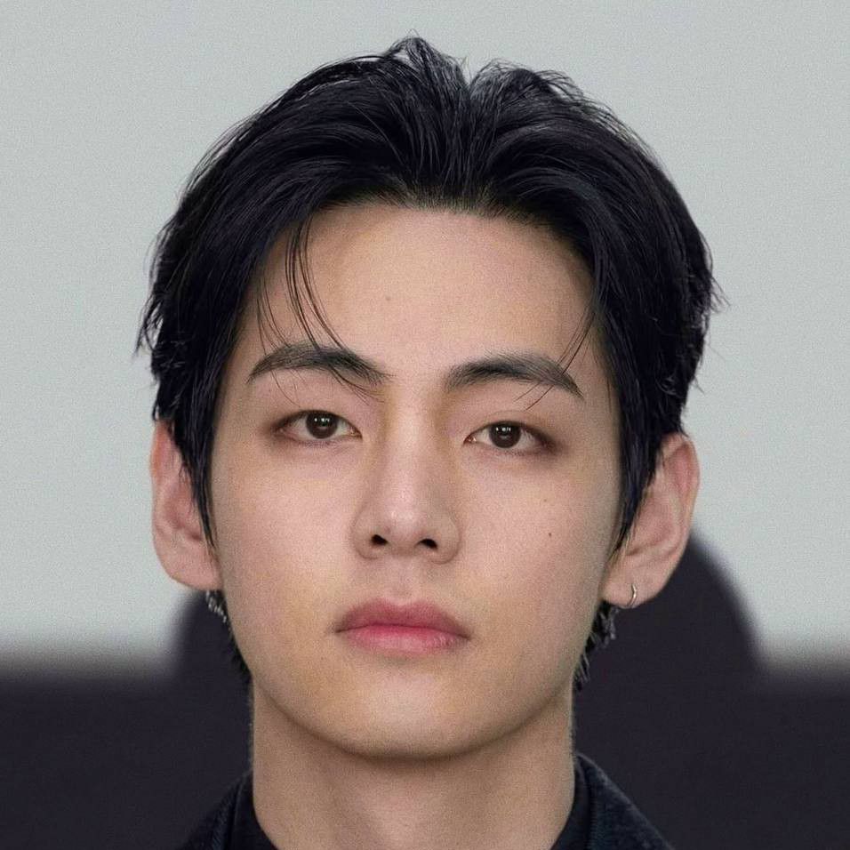 Recent activity shot of V (BTS)