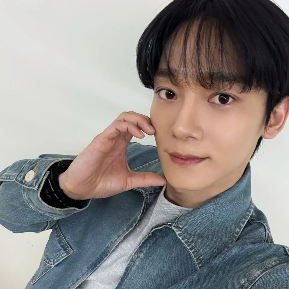 Recent activity shot of Chen (EXO)