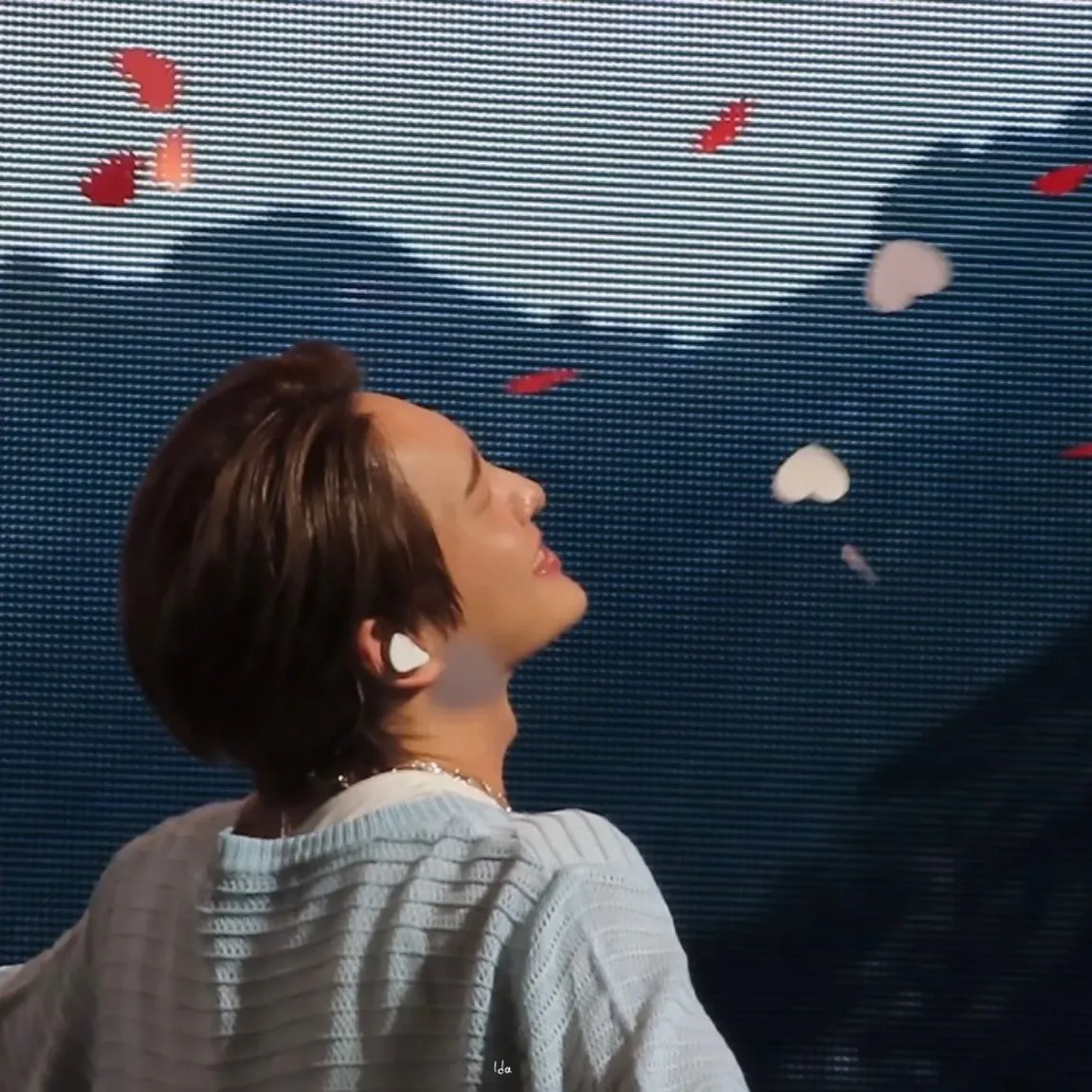 Behind-the-scenes cut of Onew (SHINee)