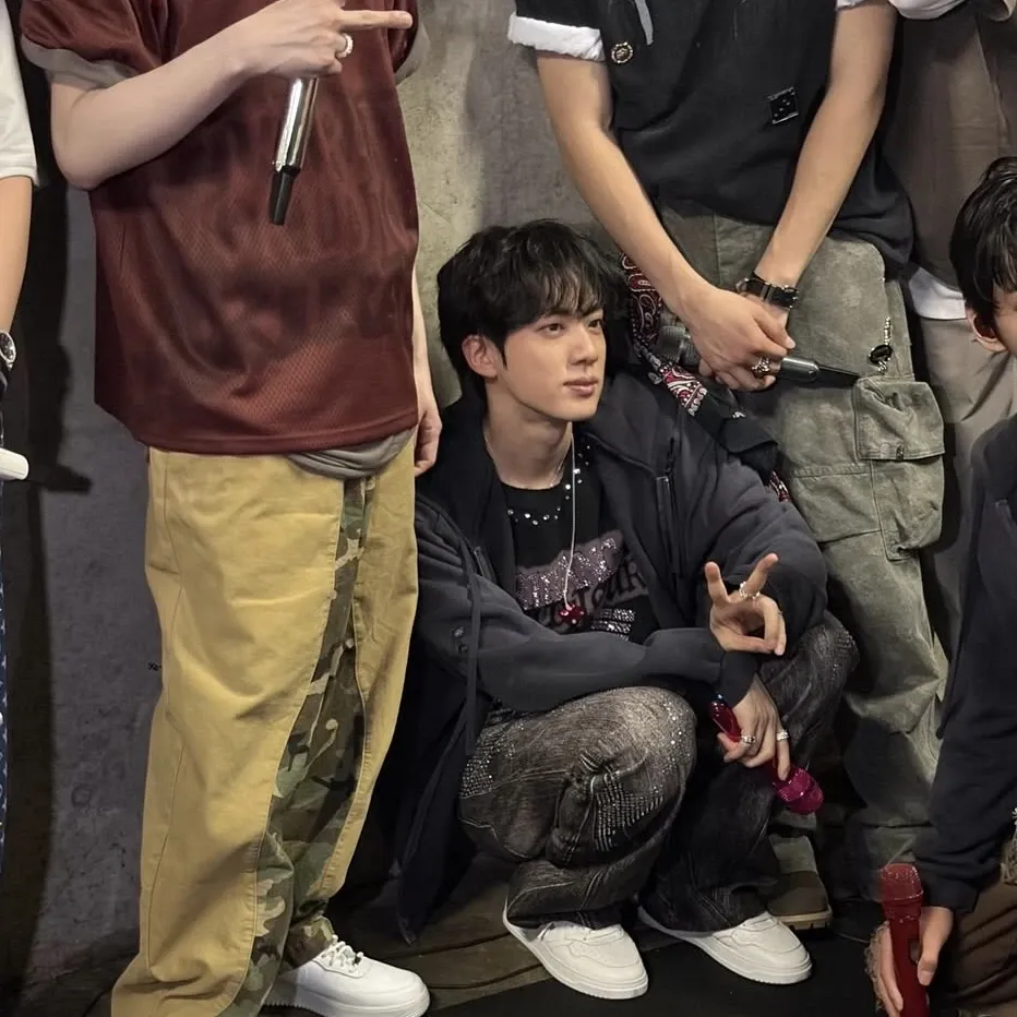 진 (방탄소년단)의 최신 사진
